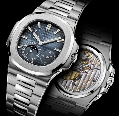 Review Patek Philippe Nautilus 5712/1A.